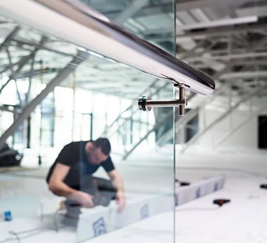 Jacksonville, FL highly skilled glass repair technicians